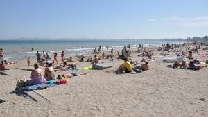 Минздрав изучает возможность пользоваться пляжами и купаться после смягчения карантина, - Ляшко