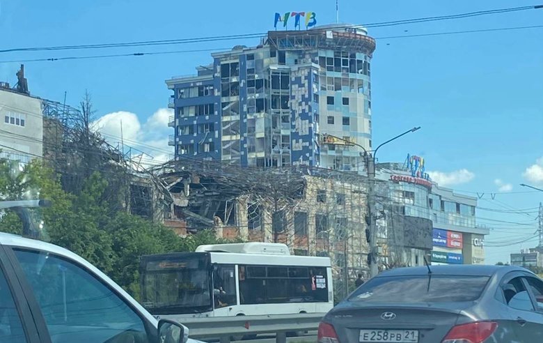 В Чебоксарах снова взрывы: атакован завод, связанный с производством ракетного оборудования РФ