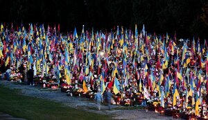 Могили військових у Львові. ФОТО ДНЯ