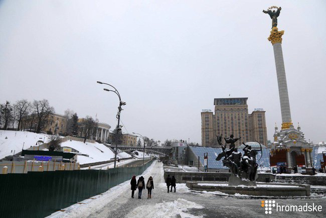 Паркан, встановлений для будівництва музею Революції гідності, заважає провести слідчий експеримент у справі Майдану, - адвокат Закревська 01
