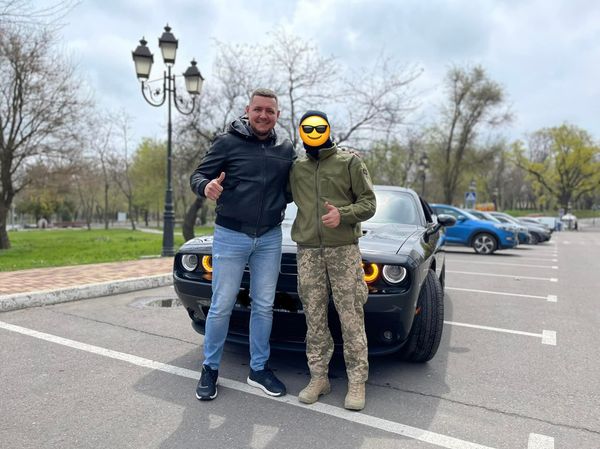 За знищення російського крейсера Москва українським військовим подарували автомобіль 02