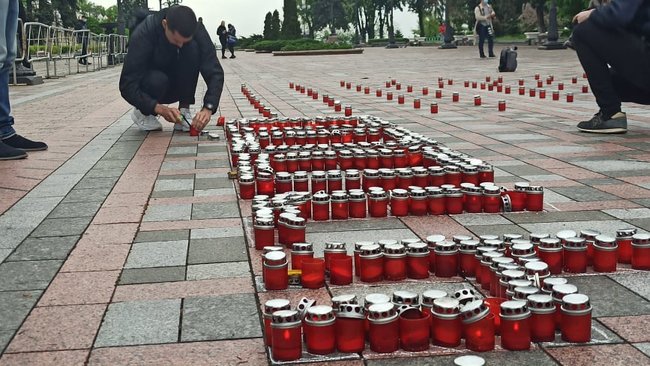 Активисты требовали под Радой отставки Степанова: Украина в Европе на первых местах по количеству COVID-смертей и на последних - по вакцинации 01