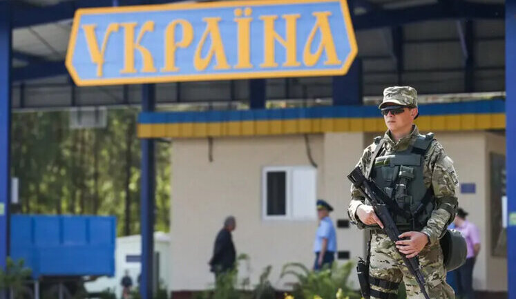 Для виїзду за кордон чоловікам до 22 років потрібно мати військово-обліковий документ, - ДПСУ