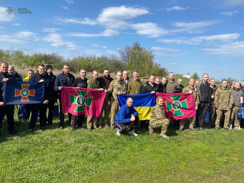 11 border guards returned from Russian captivity, - State Border Service 03