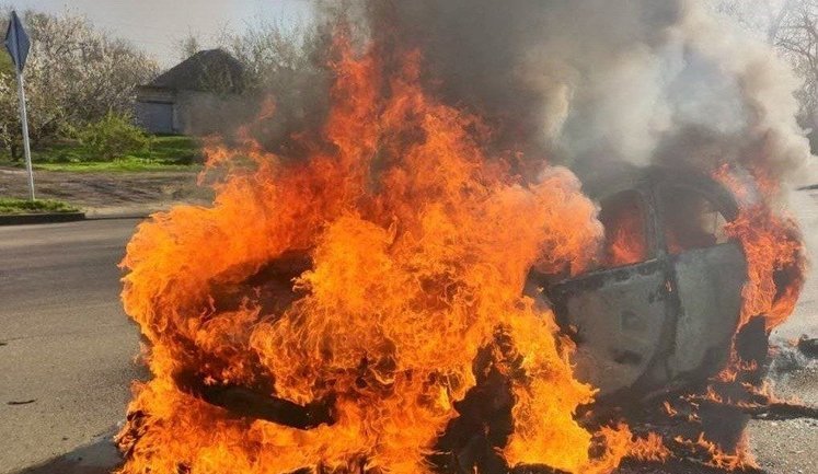 Ворог ударив дронами по Нікополю: 4 людини поранені, одна жінка - "важка". ФОТО