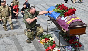 На київському Майдані попрощалися із бойовим медиком Дар’єю Філіп’євою (Блискавкою), яка загинула на фронті. ВІДЕО+ФОТОрепортаж