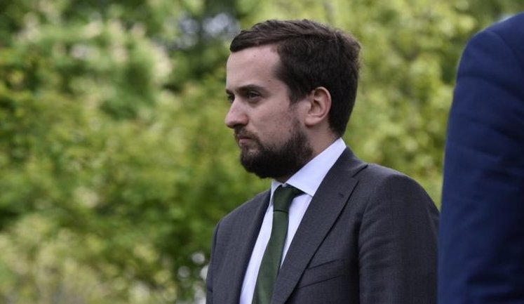 Заступник голови ОП Тимошенко перед виборами може взяти під контроль "Український Медіа Холдинг", - Бутусов