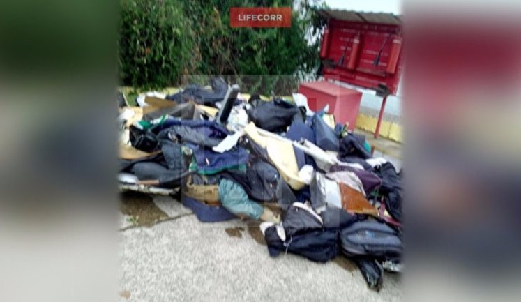 Тіла і фрагменти тіл загиблих в авіакатастрофі Ту-154, знайдені в ході пошукової операції, в Сочі складають на землю, - російські ЗМІ. ФОТОрепортаж 18+