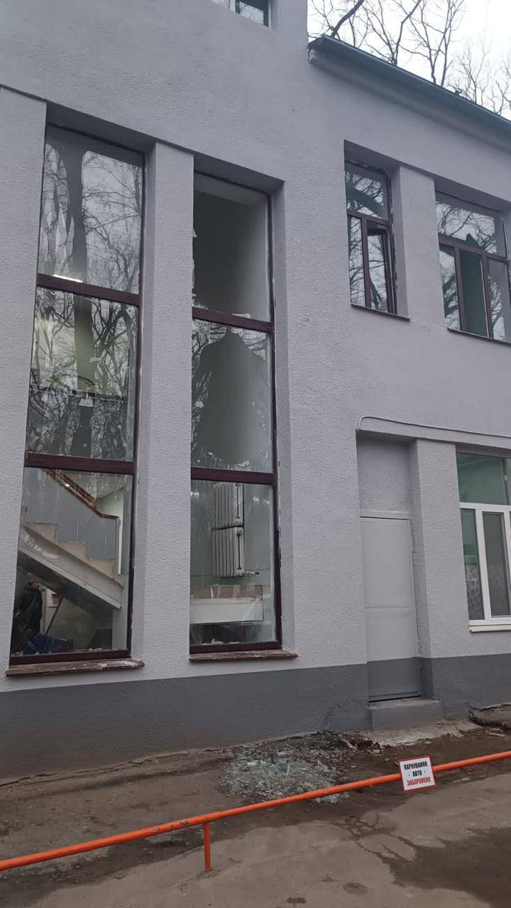 Обласний центр онкології пошкоджено у Харкові внаслідок обстрілів 04