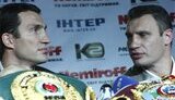 Братья Кличко показали свои чемпионские пояса и пообещали собрать полную коллекцию трофеев. ФОТОрепортаж.