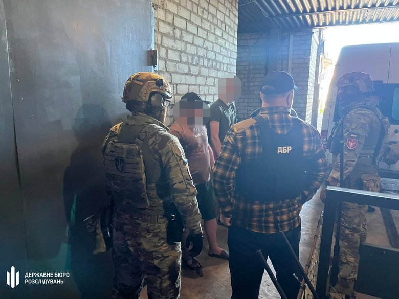 The State Bureau of Investigation has exposed military personnel who were selling military equipment