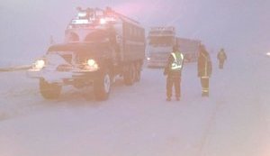 Заторів через снігопад на дорогах України немає, - ДСНС