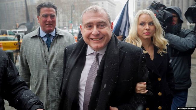 Головні помилки - підтримка Єрмаком відносин з Джуліані проти Байдена, приховування контактів з Парнасом і заява щодо записів Деркача, - радник Зеленського з питань США в 2019-2020 роках Ігор Новіков 04