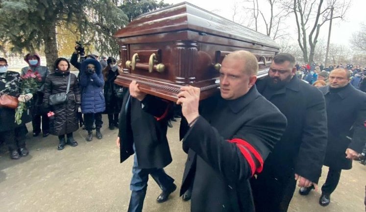 На похороні Кернеса запустили феєрверк, поліція шукає, хто це зробив