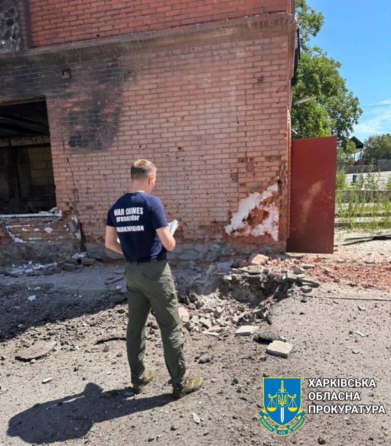 Consequences of shelling of Kozacha Lopan in Kharkiv region: Russians from tanks made about 20 hits 01
