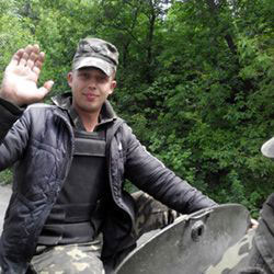 У Синельниковому на Дніпропетровщині відкрили меморіальні дошки пятьом загиблим у зоні АТО воїнам: вони були серед перших мобілізованих на захист України 04