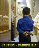 Детка, хочешь конфетку?