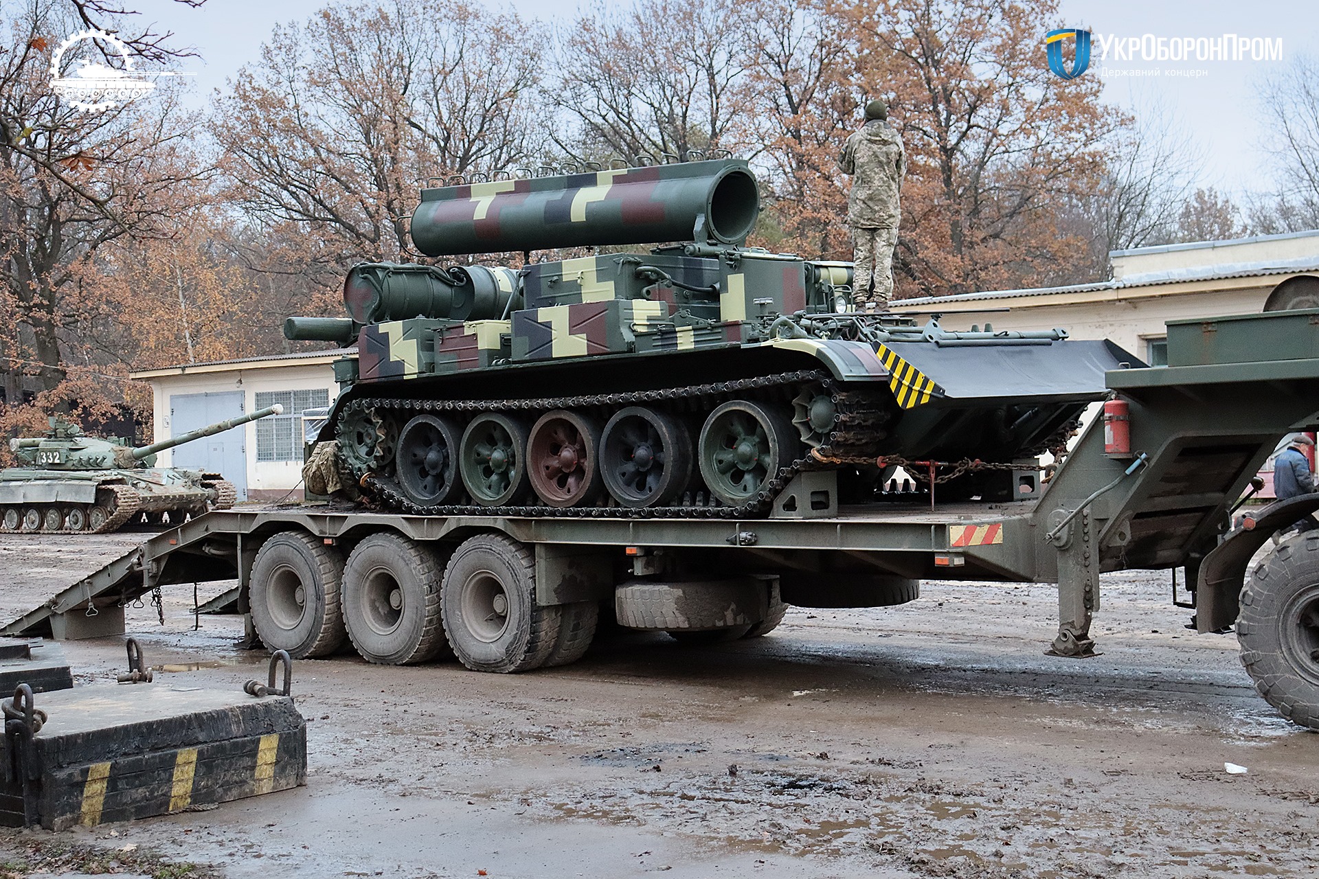 Техника для ВСУ: Бронированный тягач БТС-4 | Цензор.НЕТ