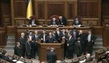 БЮТ не пускает Могилева на трибуну: Стоять на трибуне это - честь, а он этого не заслужил. ВИДЕО.