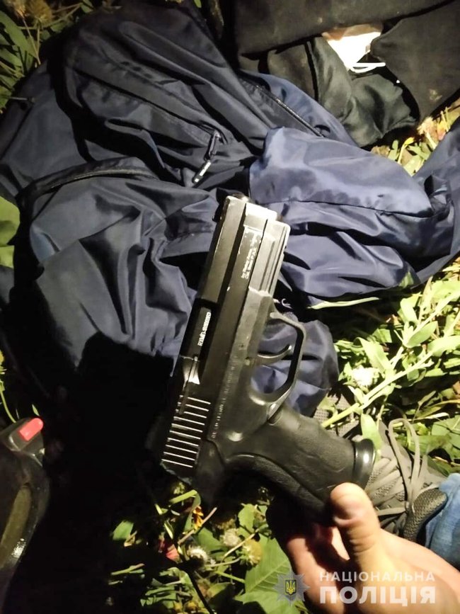 Військовослужбовець у Миколаєві у вільний час грабував жінок 02