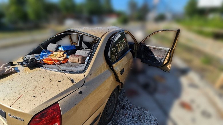 Russian forces attacked a civilian vehicle in Kherson: there are fatalities and injuries