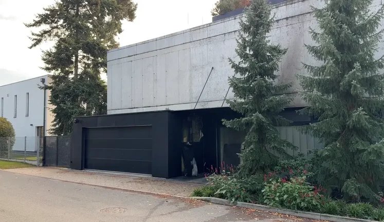 В Праге горел дом владельца концерна STV, производящего снаряды для Украины: полиция не исключает поджога. ВИДЕО