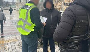 Хабар слідчому за закриття провадження - судитимуть власника будівельної компанії