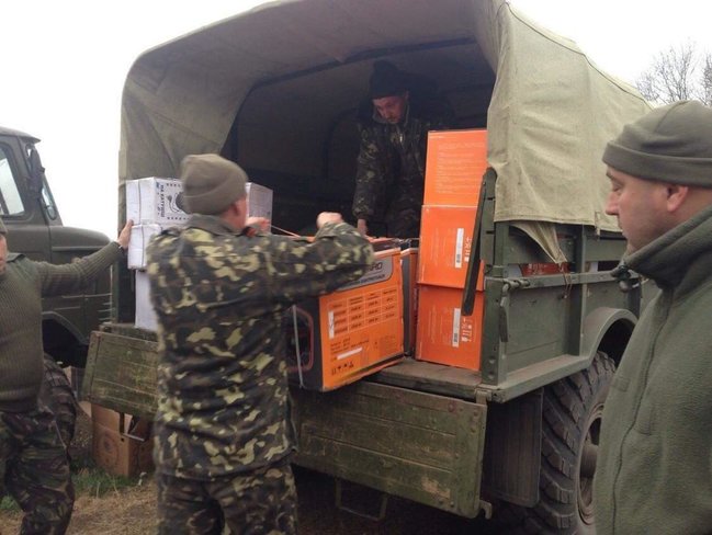 Відомий волонтер, водій-санітар 54 ОРБ Вікторія Шинкаренко: Перші три тепловізори ми передавали на Савур-Могилу. І після чергового штурму нам передзвонили і сказали, що хлопці з ним спали в обіймах, бо вони досі не бачили такого обладнання - це дуже надихало 09