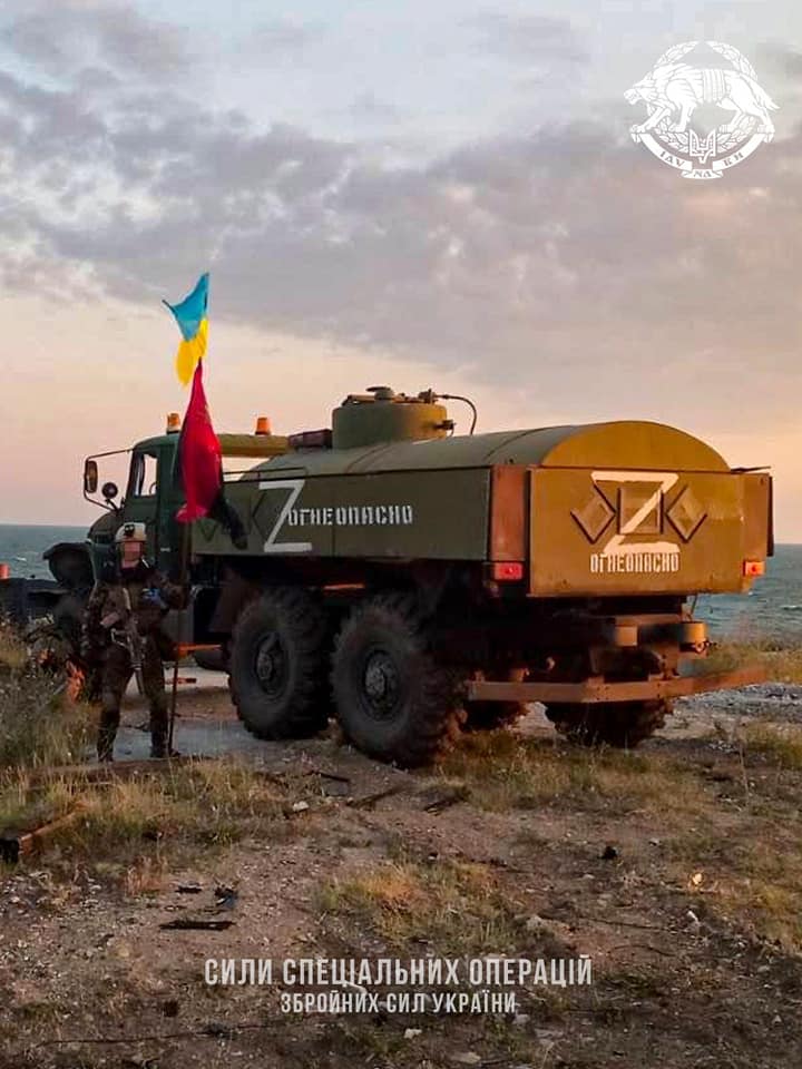 После установления украинского флага россияне безрезультатно открывали огонь по острову, - ССО о спецоперации на Змеином 03