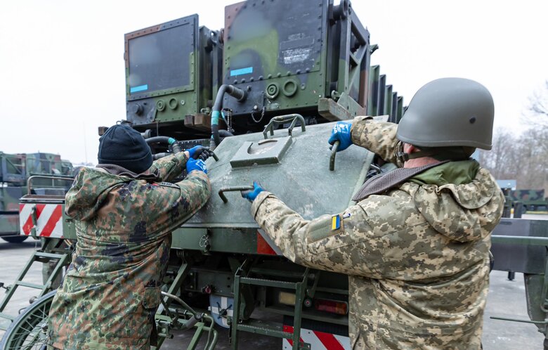 Germany starts training group of Ukrainian soldiers on Patriot air defence systems 02