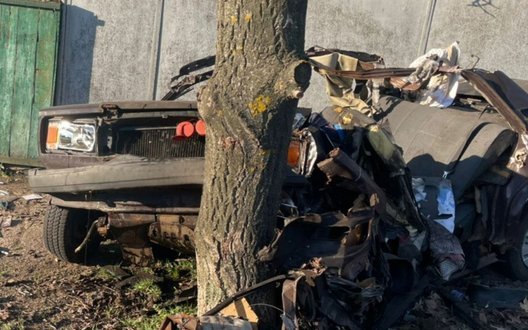 Ворог ударив дроном по Нікополю: загинула людина, поранена жінка у вкрай тяжкому стані. ФОТО