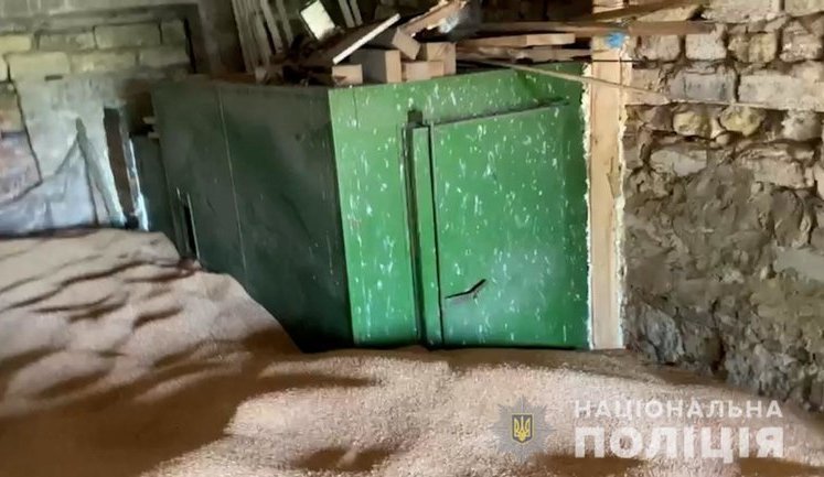 Фермер на Винниччине закрыл мужчину в металлической сушилке для фруктов за "плохую" работу, - Нацполиция. ФОТО