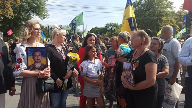 Учасники Маршу захисників України збираються в парку ім.Шевченка 10