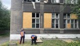 У Дніпрі внаслідок російської атаки пошкоджено спортивну школу, коледж та житлові будинки. ФОТОрепортаж