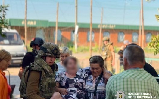 Під загрозою ударів FPV-дронів із Харківщини евакуювали 27 людей, серед них поранений і маломобільні. ВІДЕО+ФОТОрепортаж