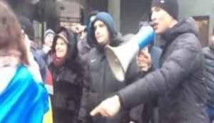 Развалим, разрушим и разъеденим. Фашисты евромайданутые, вон из Киева, - конфликт на антимайдане. ВИДЕО