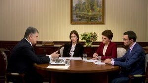 Мета воєнного стану - показати противнику, що він заплатить дуже високу ціну, якщо вирішить напасти на Україну, - Порошенко