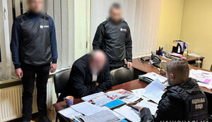 Затримано начальника управління Чернігівської міськради на одержанні понад 142 тис. грн. хабаря: вимагав 10% "відкату", - Нацполіція. ФОТОрепортаж