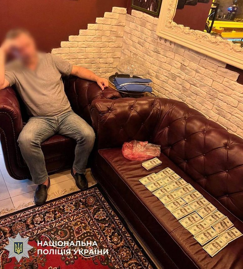 У Києві викрили ділка, який продавав фіктивні шлюби для демобілізації