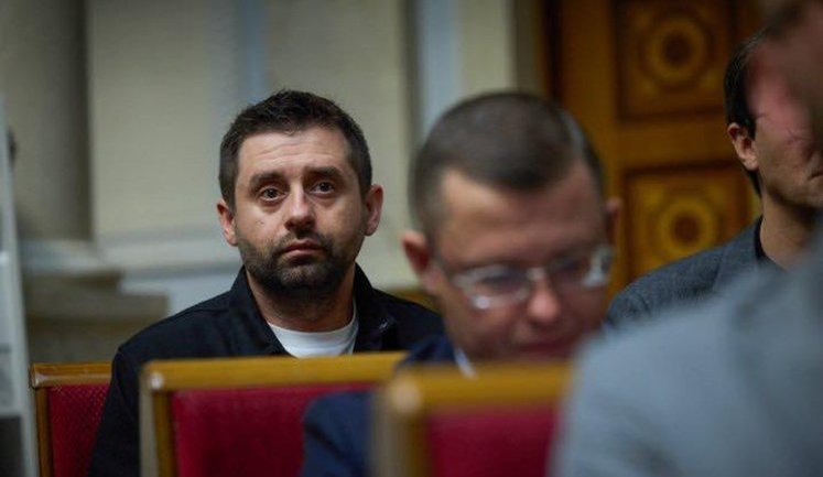 Ситуация в Раде под контролем, работаем над возвращением к привычному режиму, — "слуга народа" Арахамия