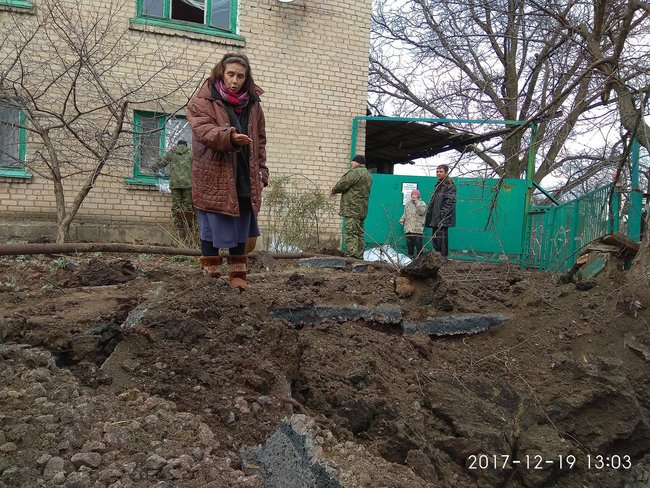 ГСЧС, полиция и военные ликвидируют последствия обстрела Новолуганского наемниками РФ, - Жебривский 03