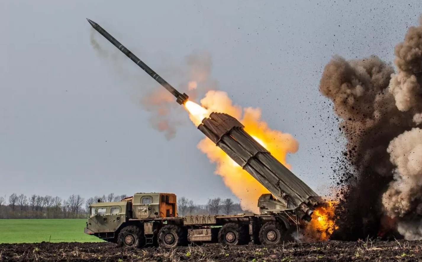 Бм-30 смерч. Торнадо рсзо дальность стрельбы. Смерч рсзо. Рсзо 9к58 «смерч». Рсзо 9к58 «смерч».