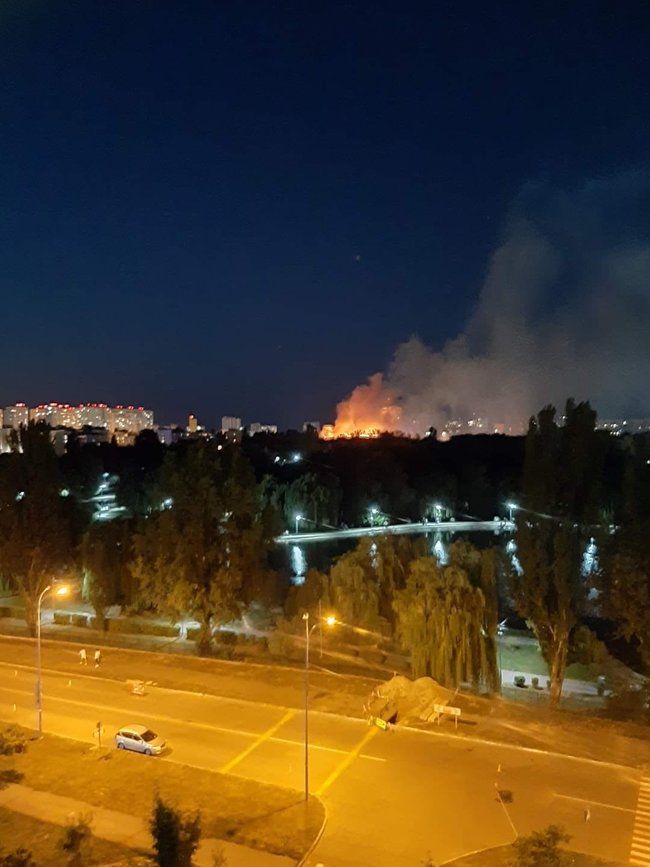 Пятиповерховий житловий будинок горить у Броварах, - ДСНС 01