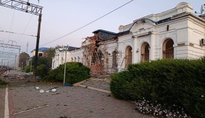 Ворог вночі атакував об’єкти "Укрзалізниці": пошкоджено вокзал Берестина та станцію в Києві. ФОТО