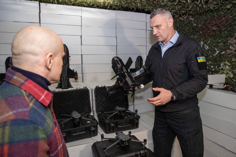 Київська громада надала 225-му полку 2 300 БПЛА та 500 антишахедів