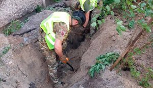 Нічна атака РФ на Київ: вилучено бойову частину ракети, що впала біля багатоповерхівки. ФОТОрепортаж