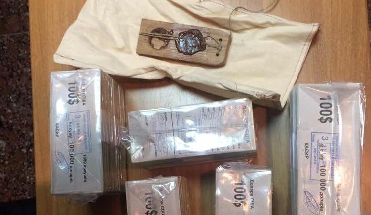 Правоохоронці проводять обшуки у справі про розкрадання співробітниками "Укргазбанку" 140 мільйонів гривень, - ГПУ. ФОТО