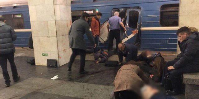 В метро Санкт-Петербурга прогремел взрыв: 10 погибших 03