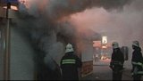 Пожар возле метро "Левоберженая": сгорел киоск с колбасой. ФОТОрепортаж