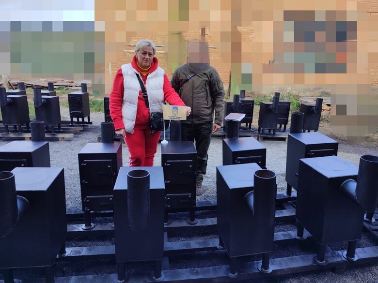 Сообщество Женщины из стали согревает фронт: украинским защитникам передают 100 печек-буржуек 01